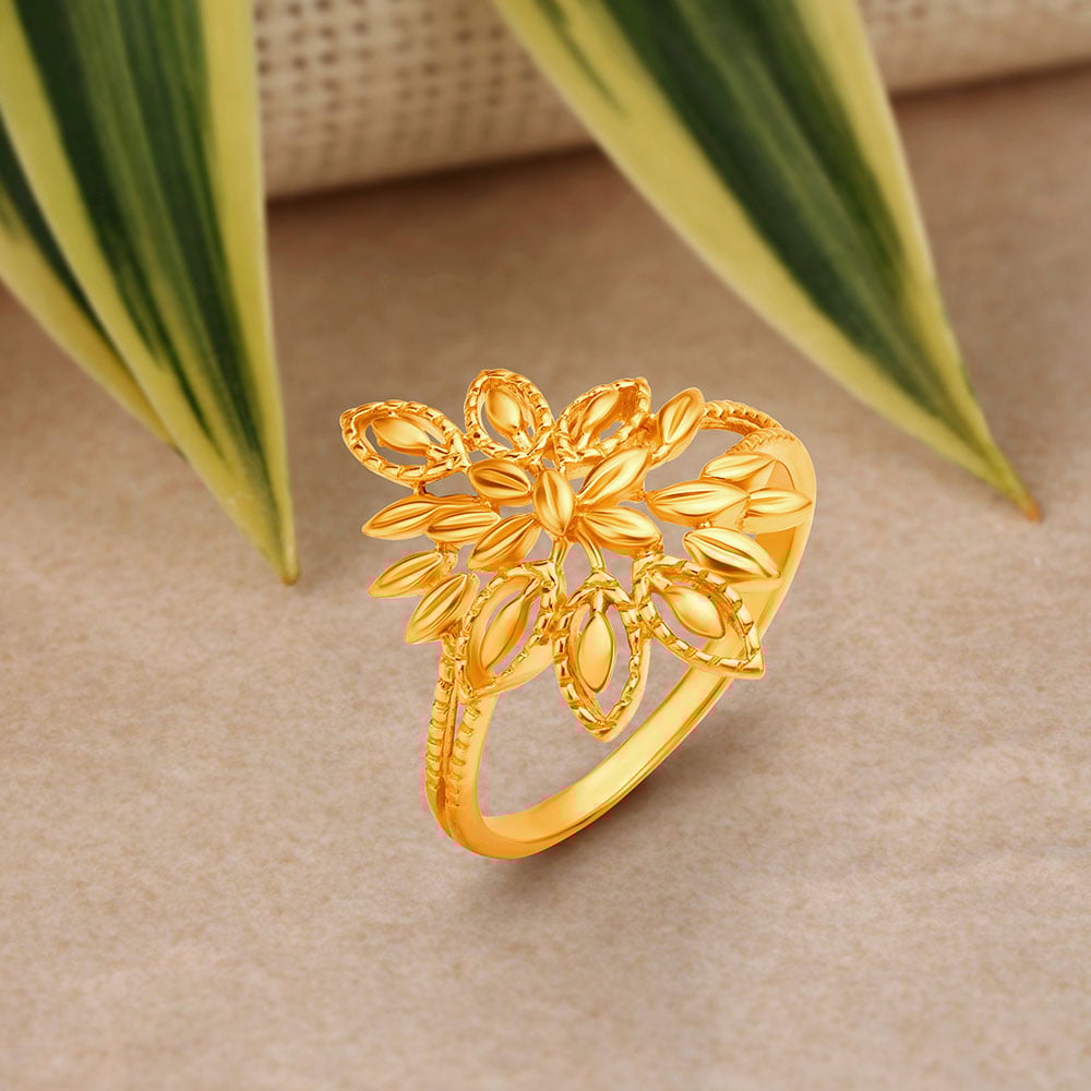 Breathtaking 22 Karat Yellow Gold Floral Motif Finger Ring